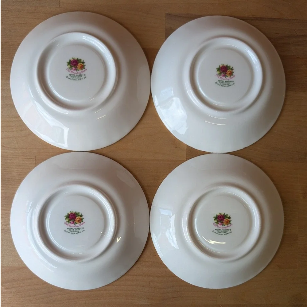 Royal Albert Old Country Roses 12pc Set Service for 4 Dinner Salad Saucer Plates